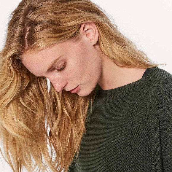 Lululemon Wool Be Cozy Poncho Dark Olive - Picture 2 of 5